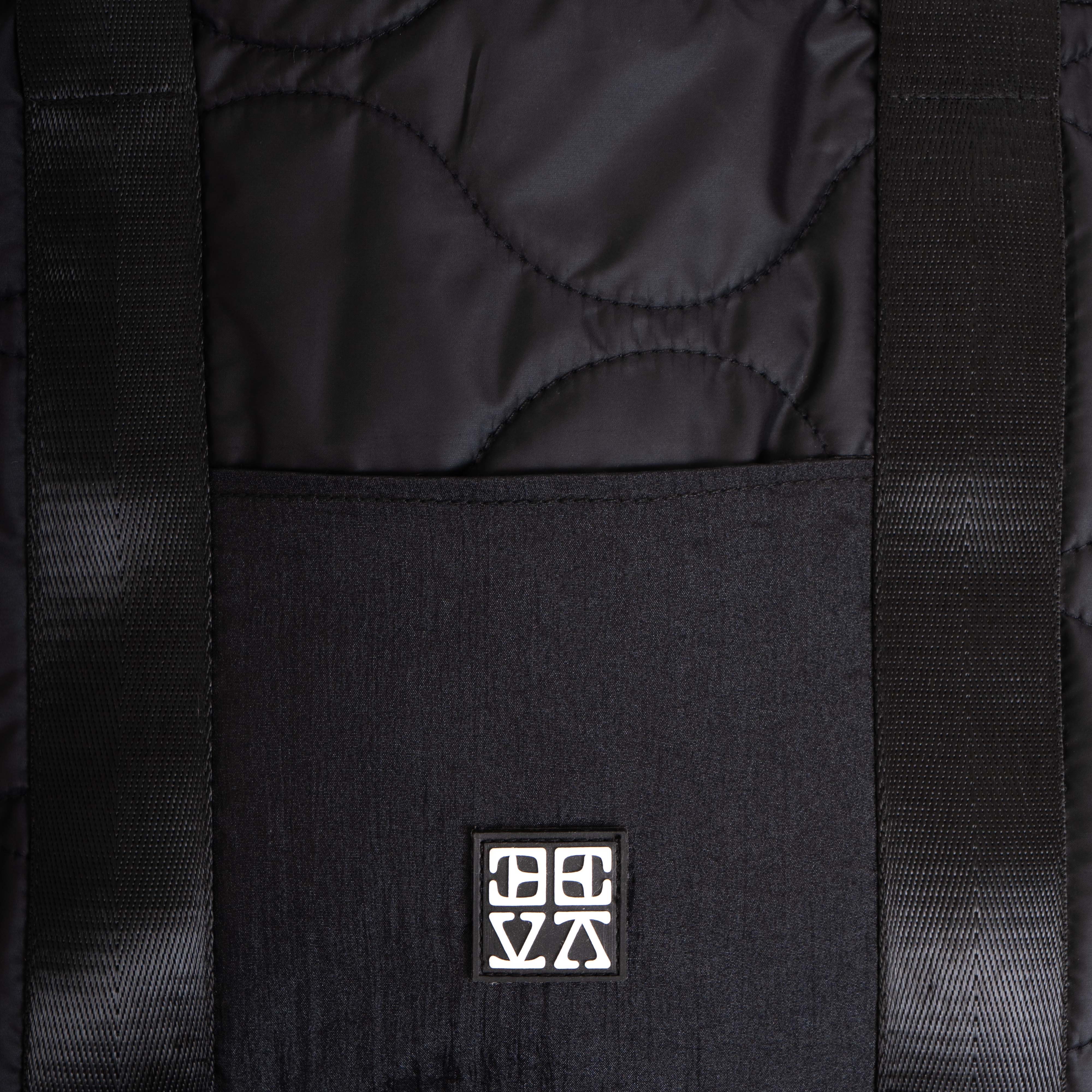 AW 24 Quilted Tote Bag [Black]